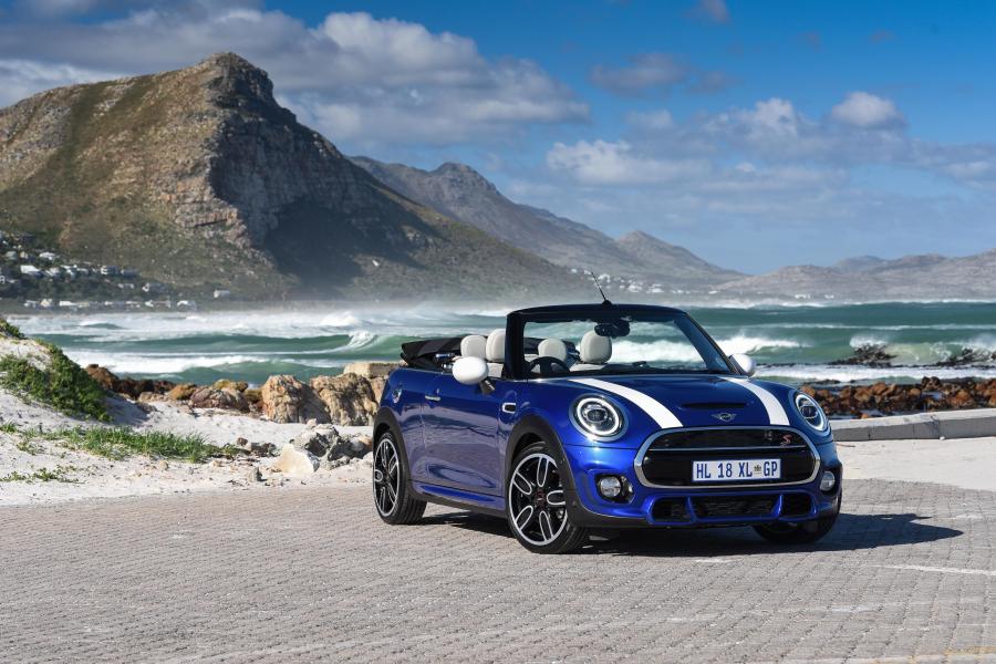  Mini Cooper S Cabrio (F57) 2018 года  (ZA) (фото 6 из 35)